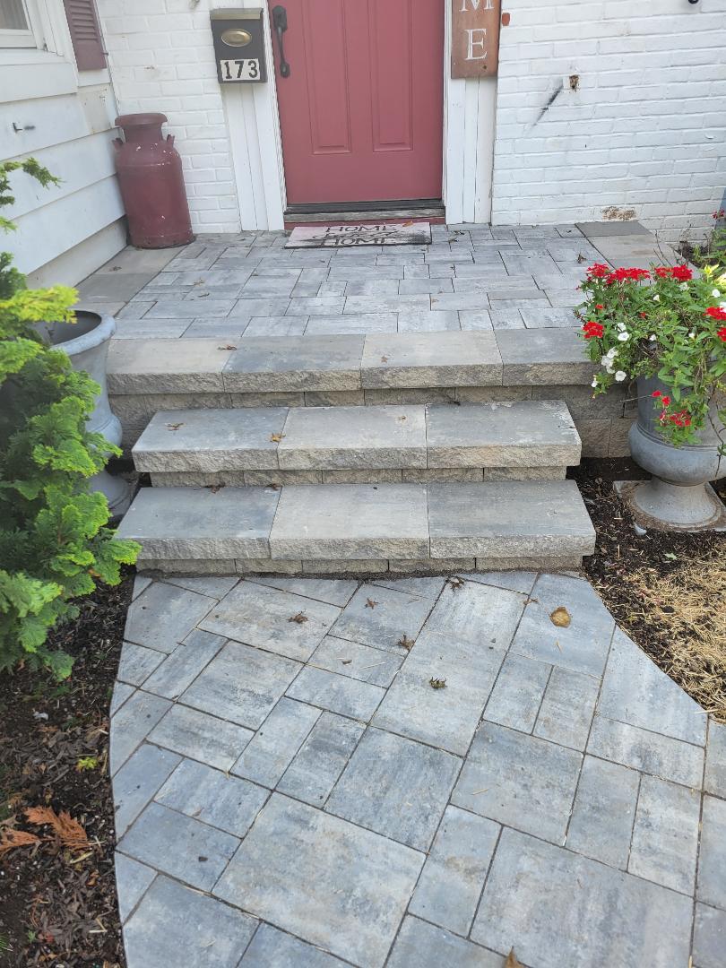 New paver stoop, stairs and walkway hardscape proejct in Rockalnd County